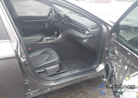 2022 Toyota Camry Se z USA, uszkodzony, nr VIN 4T1T11AK1NU042933